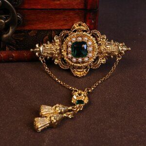 Baroque Emerald Pearl Chain Tassel Brooch
